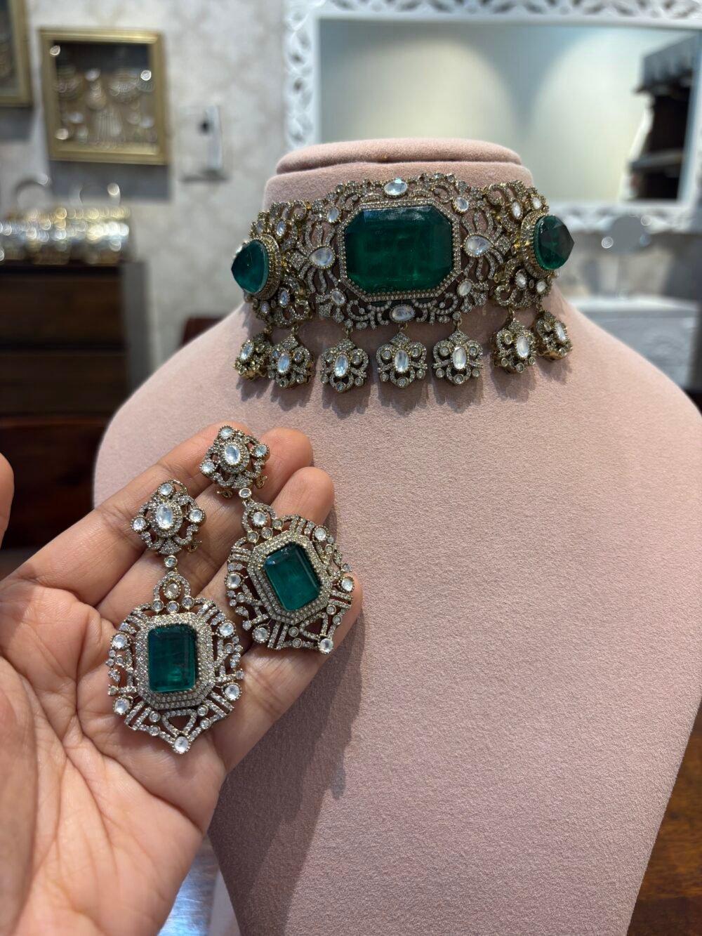 Anjana Emerald Polki Choker Set - Image 8