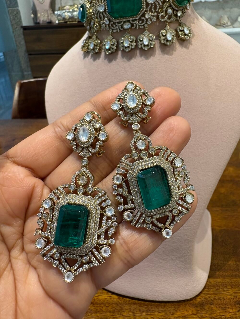 Anjana Emerald Polki Choker Set - Image 6