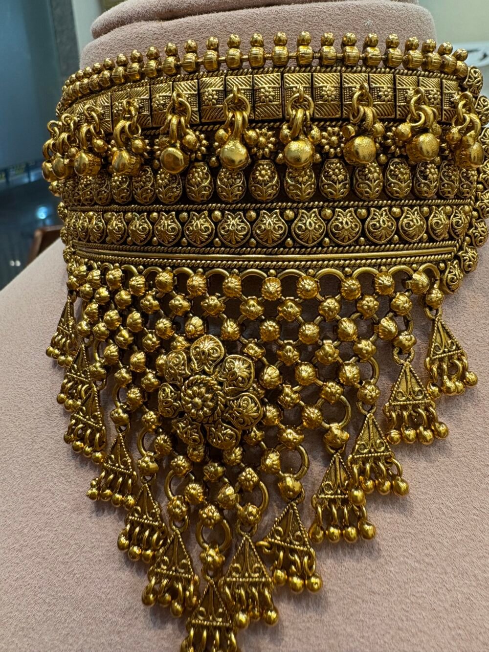 Bhargavi Antique Gold Choker Set - Image 4
