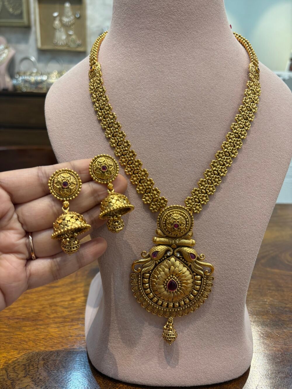 Indira Antique Gold Necklace Set - Image 9