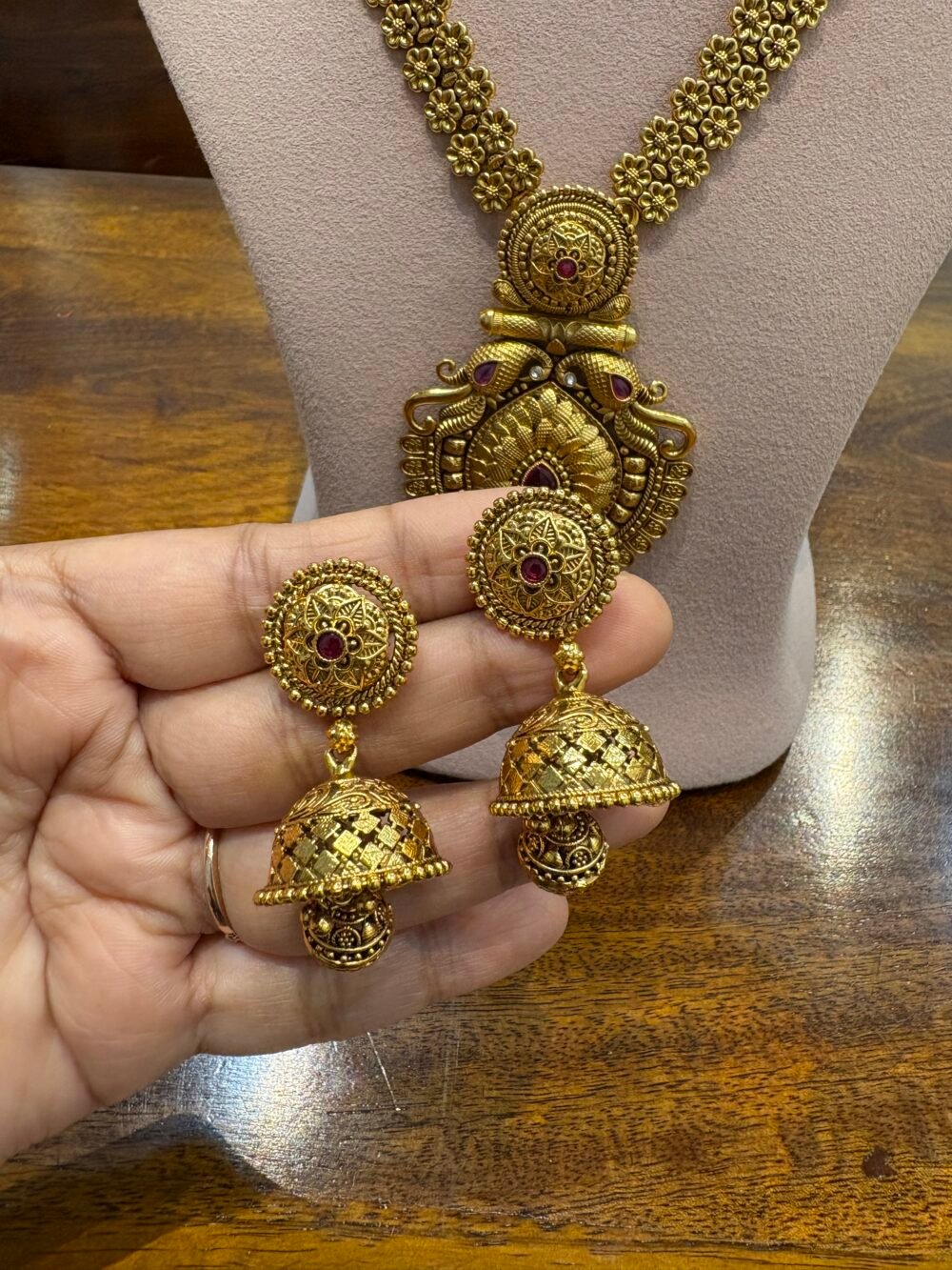 Indira Antique Gold Necklace Set - Image 4