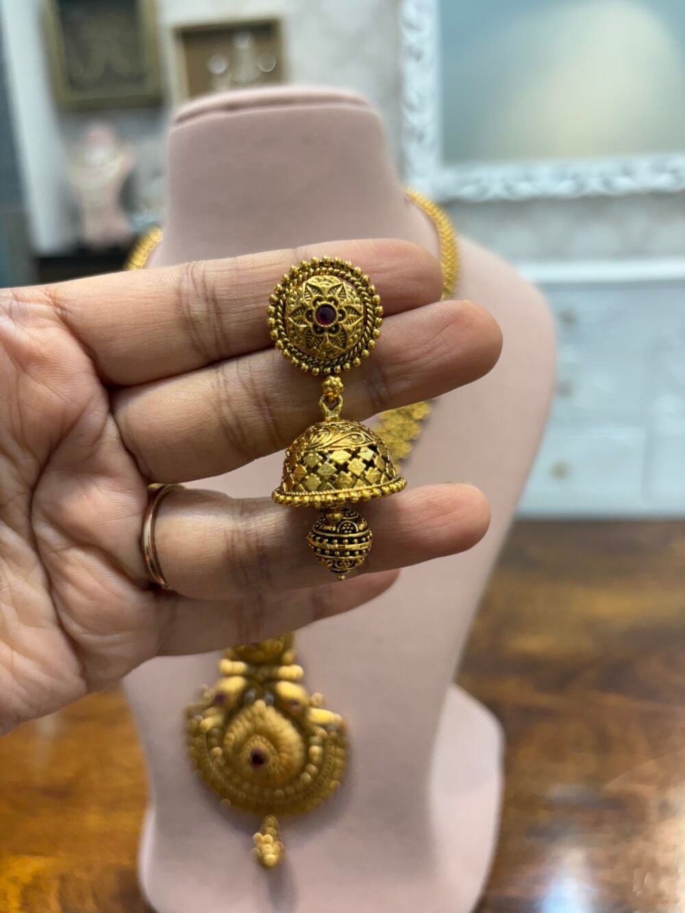 Indira Antique Gold Necklace Set - Image 5