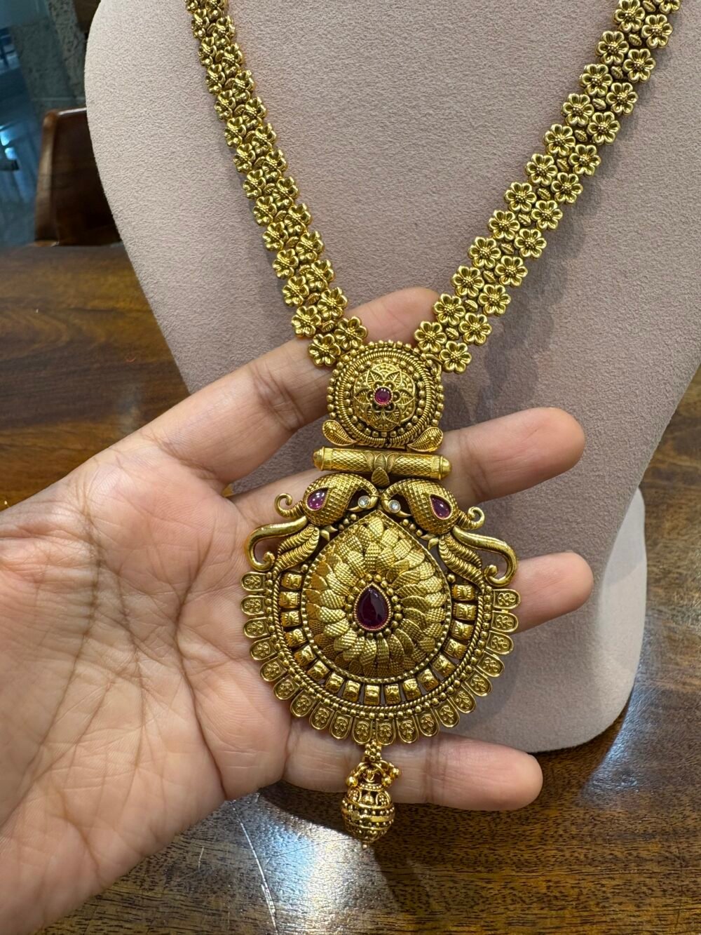 Indira Antique Gold Necklace Set - Image 2