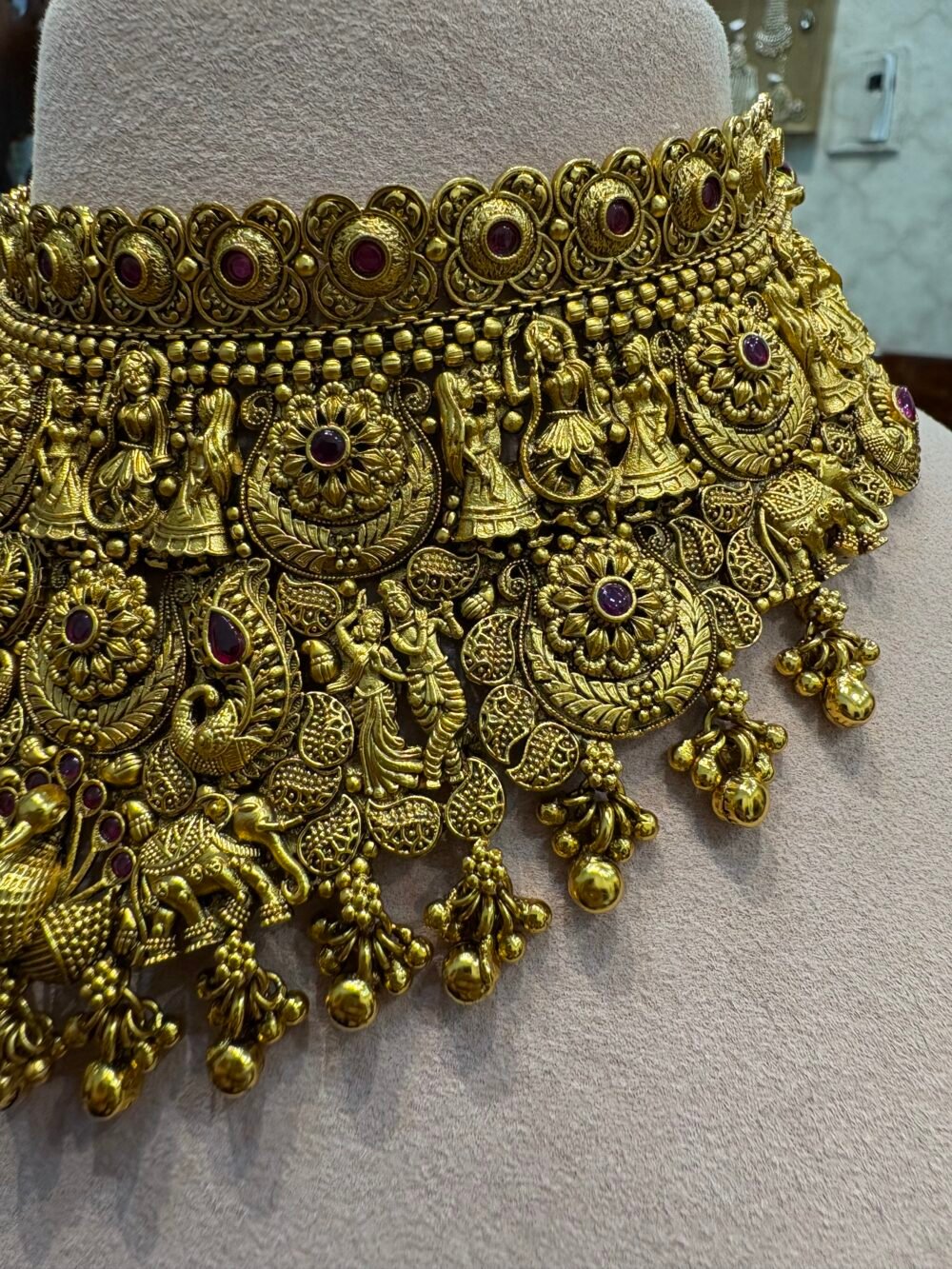 Haripriya Antique Temple Choker Set - Image 3