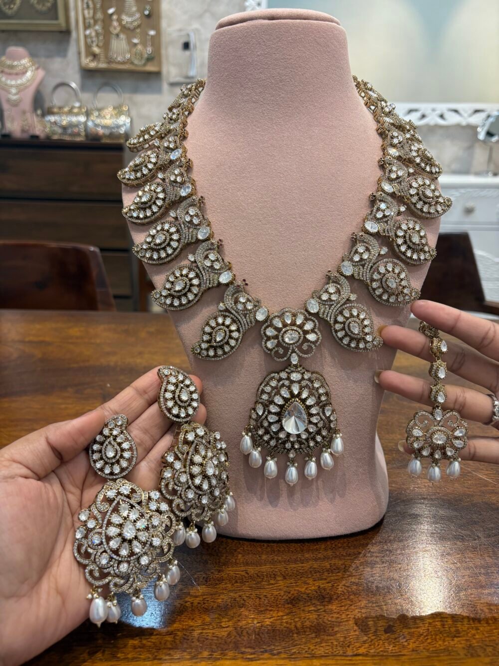 Ardra Polki Bridal Necklace Set - Image 12