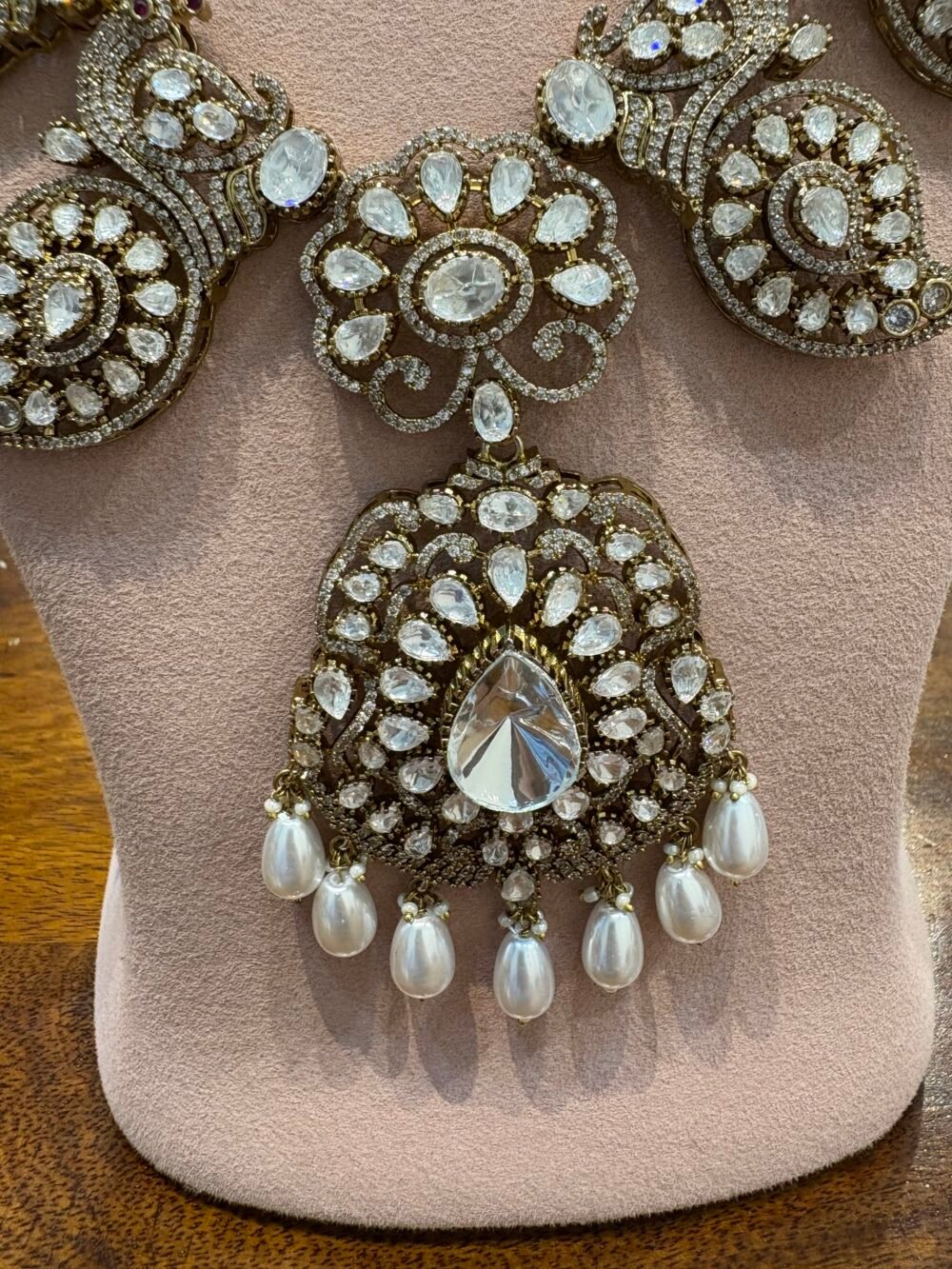 Ardra Polki Bridal Necklace Set - Image 10