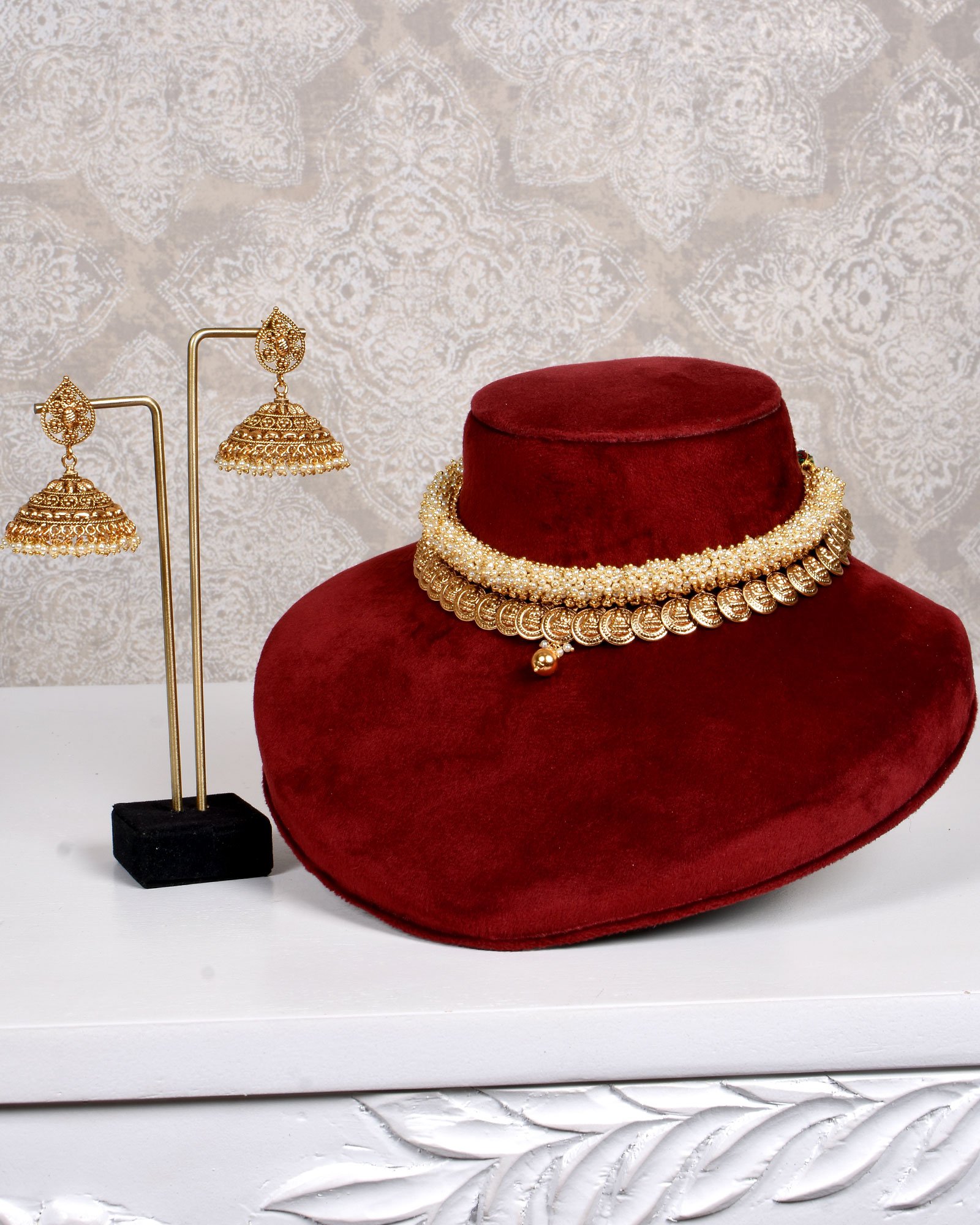 Tiya Antique Gold Necklace Set