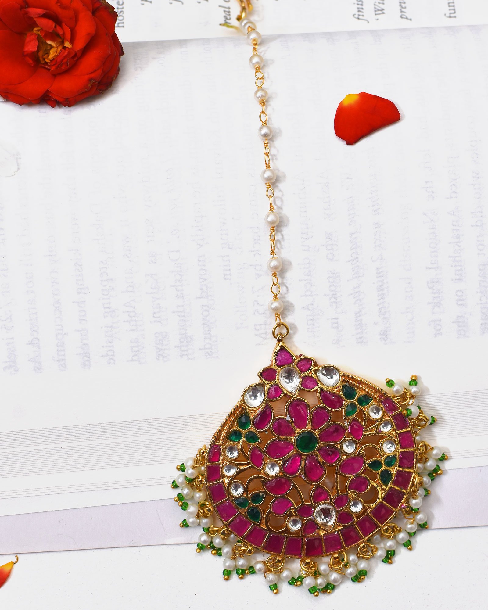 Gayatri Kundan Maangtikka