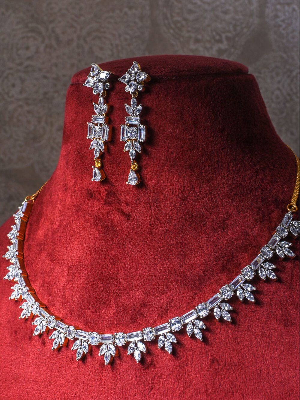 Iniyan Diamond Necklace Set - Image 2