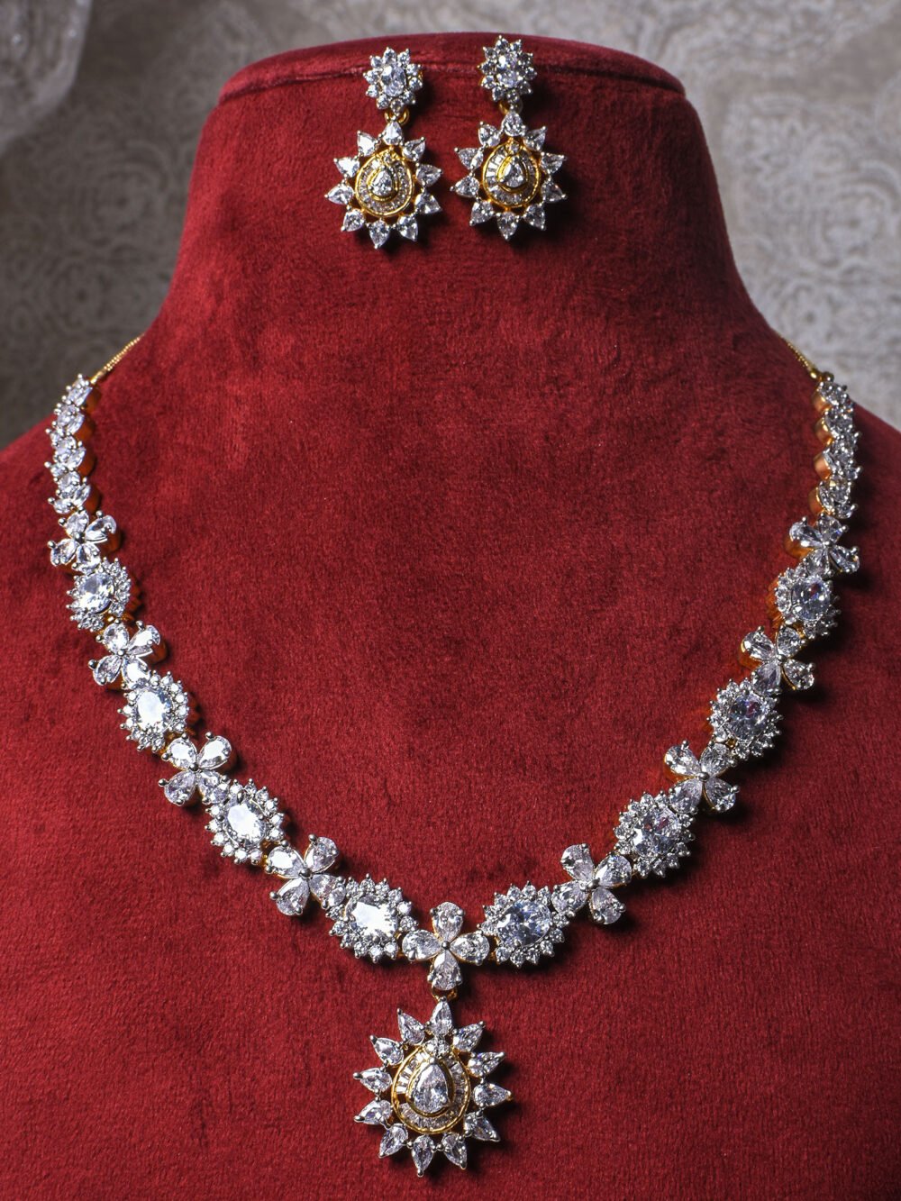 Miraya Diamond Necklace Set