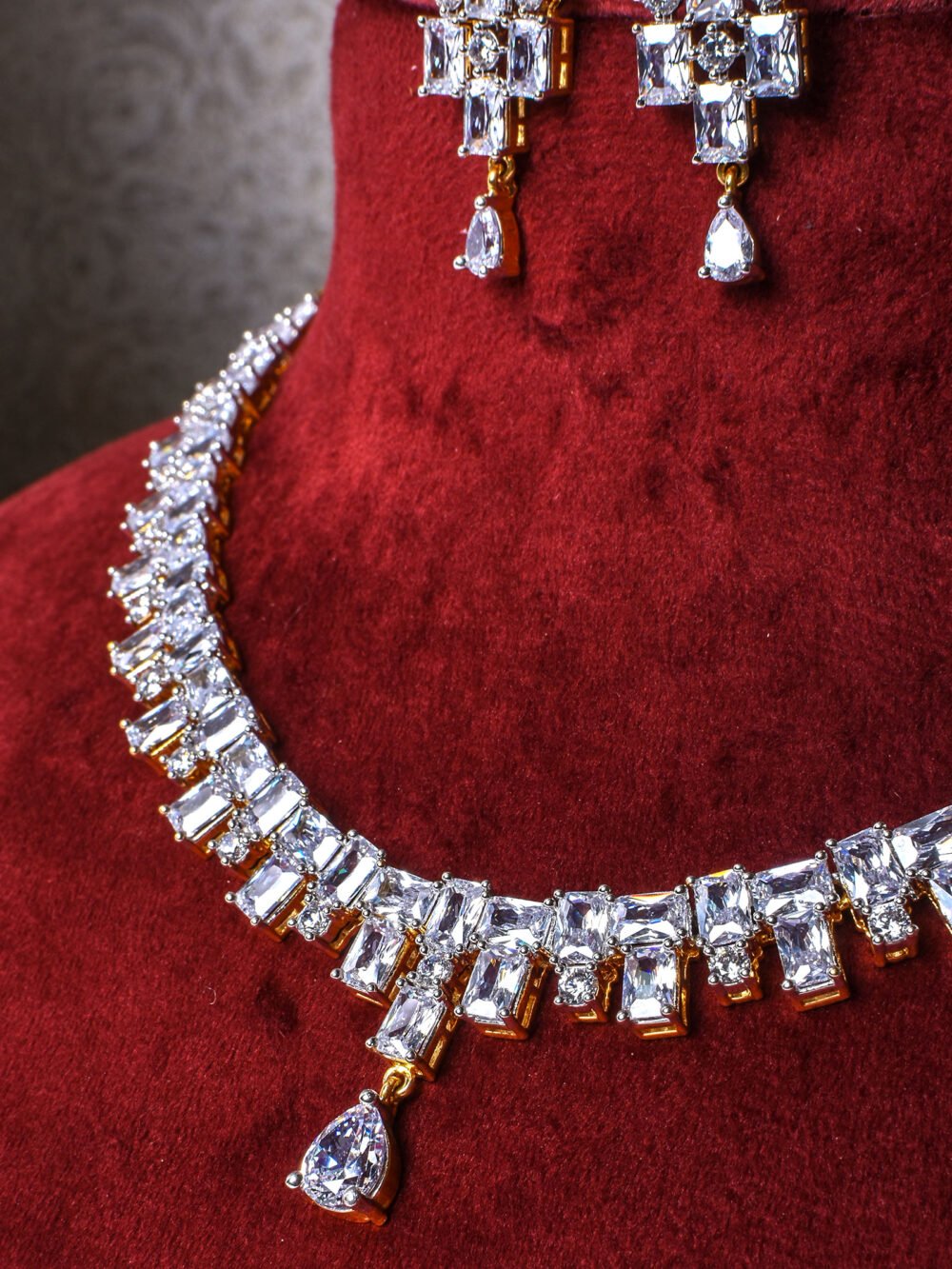 Saesha Diamond Necklace Set - Image 2