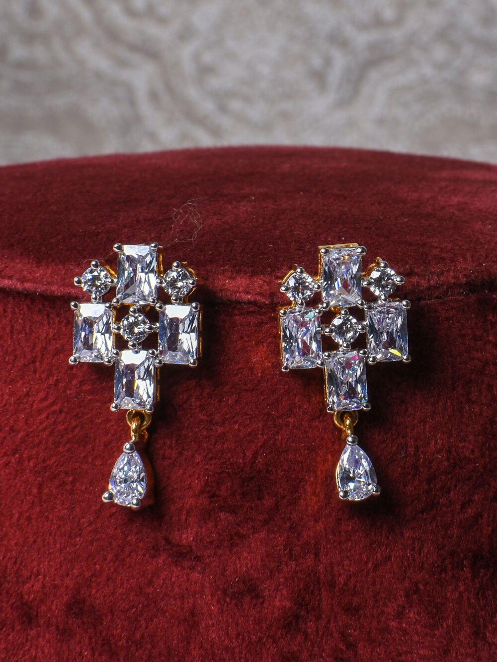 Saesha Diamond Necklace Set - Image 4