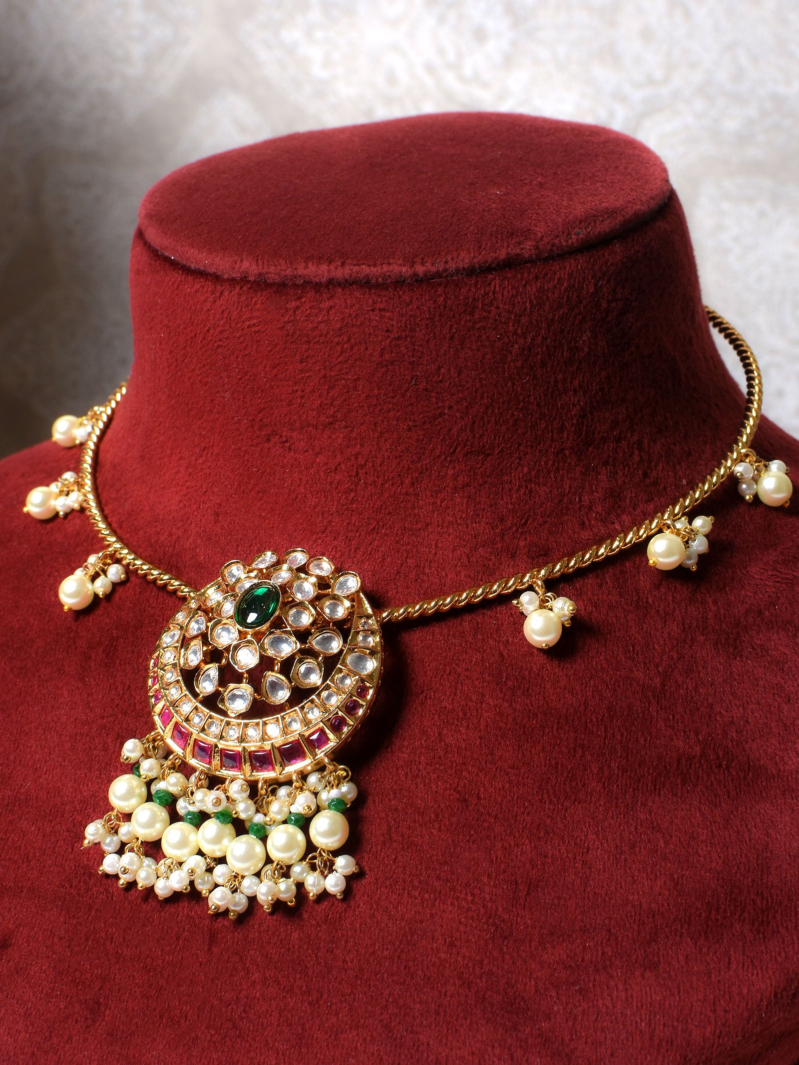 Devki Kundan Hasli Set