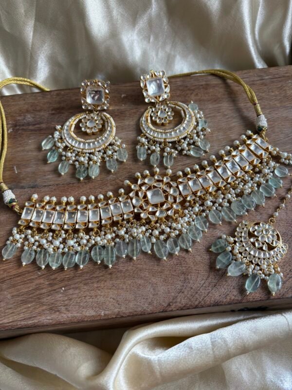Suhasi Kundan Choker Set