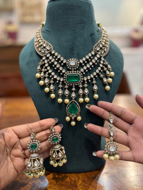 Savana Polki Necklace Set