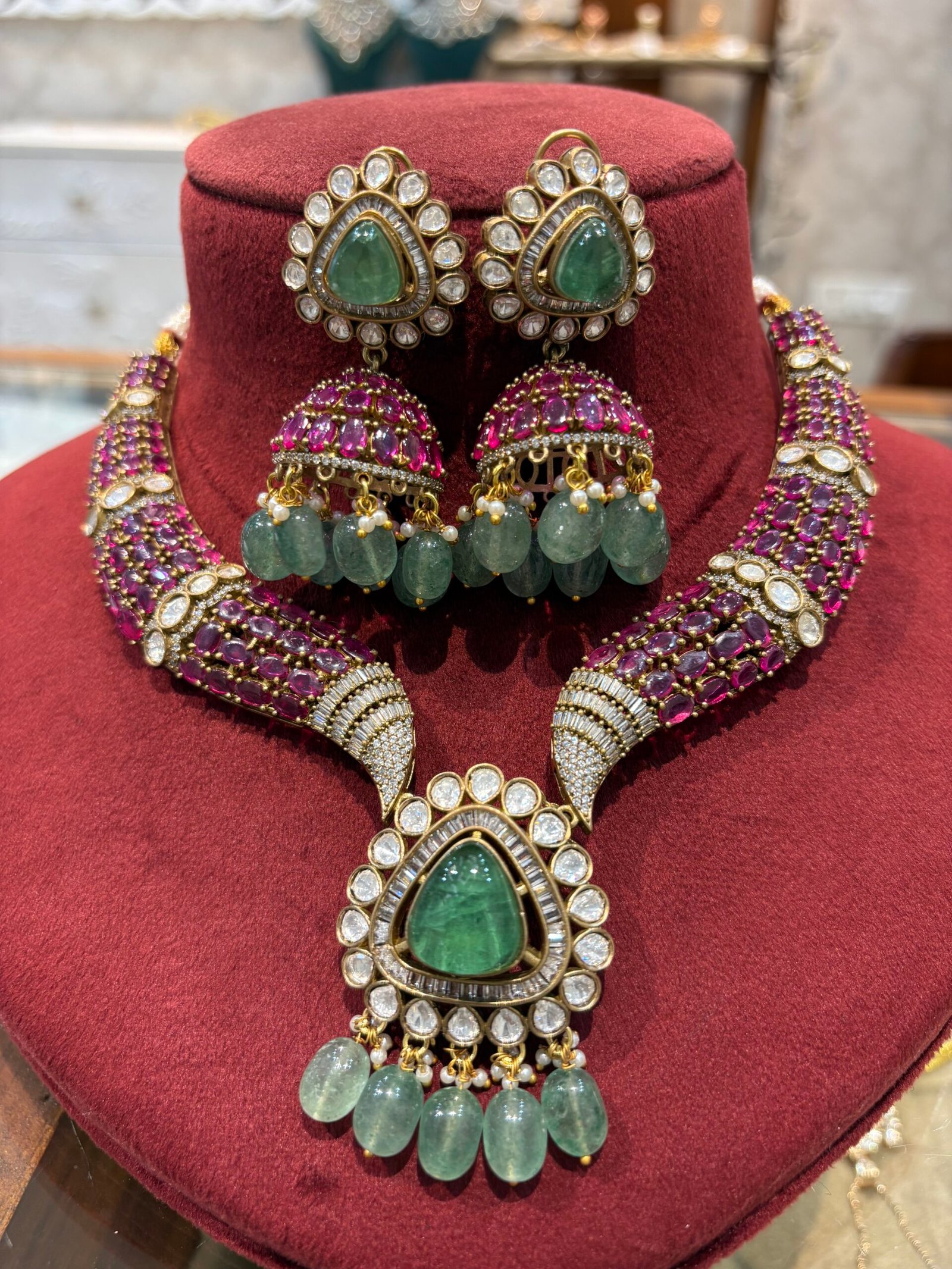 Lipi Polki Necklace Set