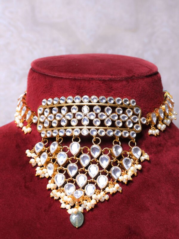 Namrata Kundan choker set