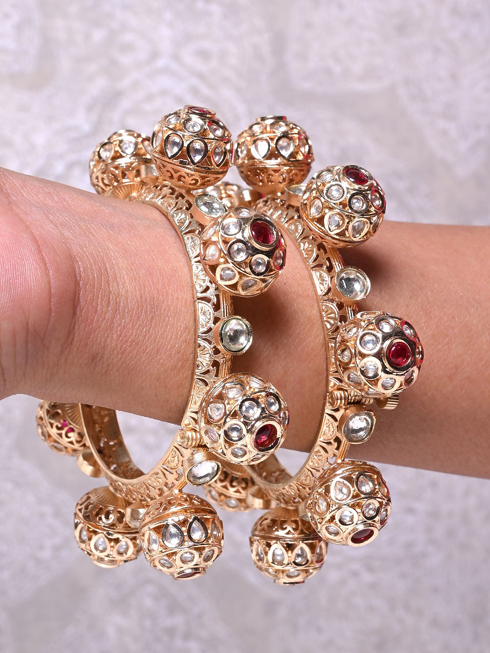 Anwesha Polki Gold Look Pacheli Bangles