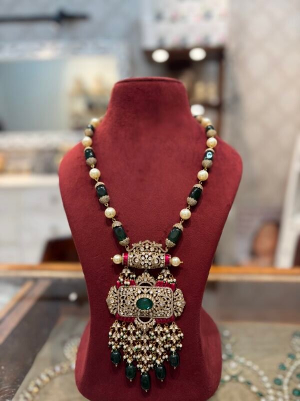 Kanishri Polki necklace set